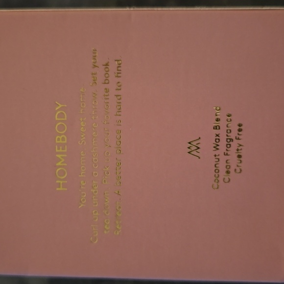 ❤️BUY 2 GET 1 FREE  Homebody Scented Candle - White and Gold, Retail $34.00 - Picture 4 of 6